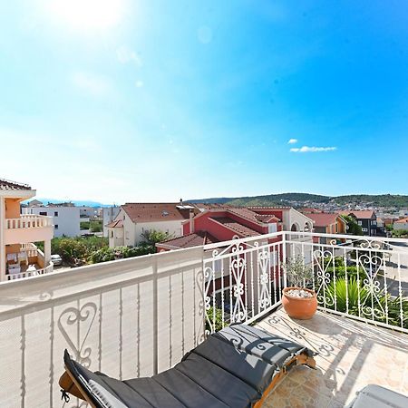 Apartment Dajana Feeling Of Home Trogir Exterior foto