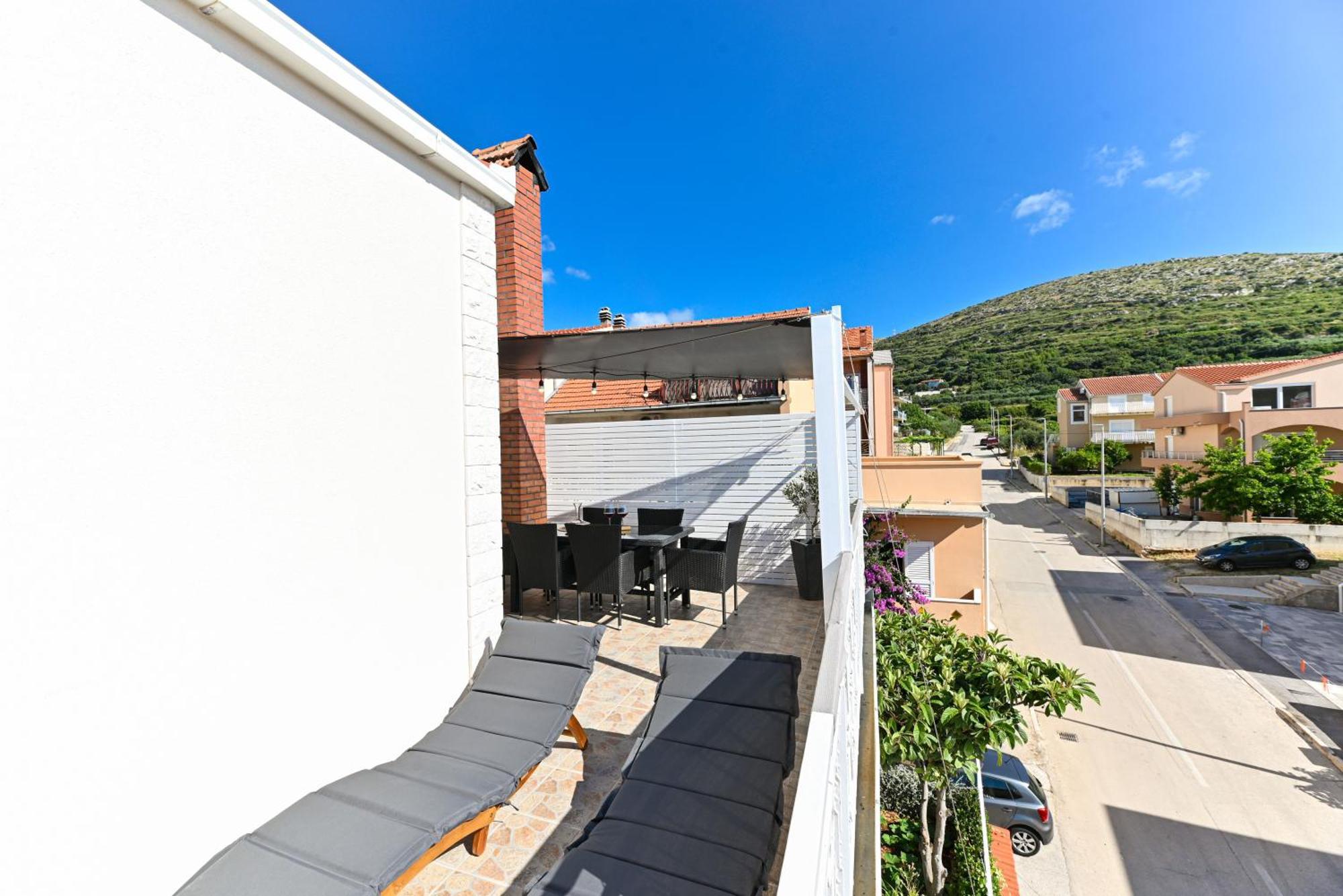 Apartment Dajana Feeling Of Home Trogir Exterior foto