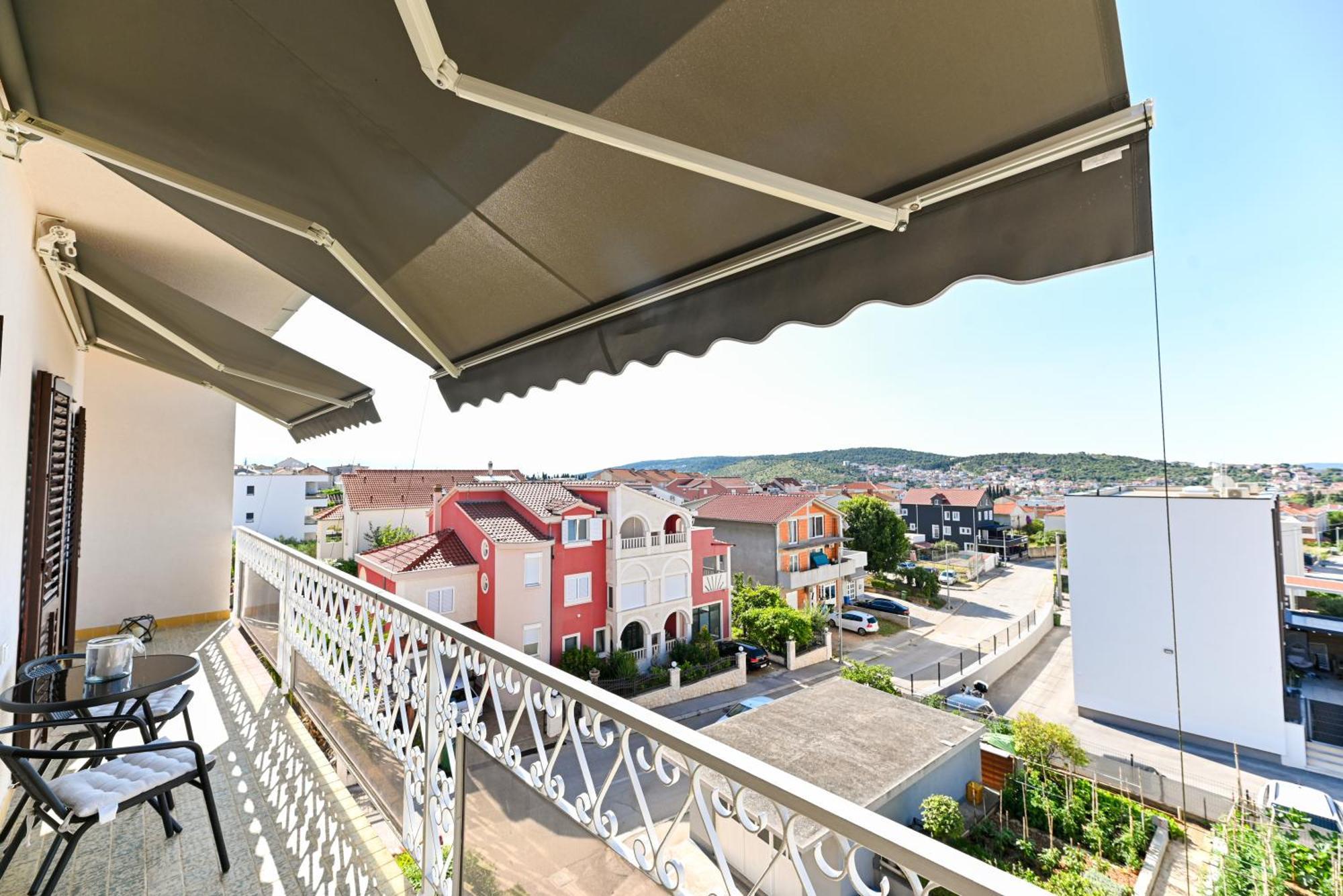 Apartment Dajana Feeling Of Home Trogir Exterior foto