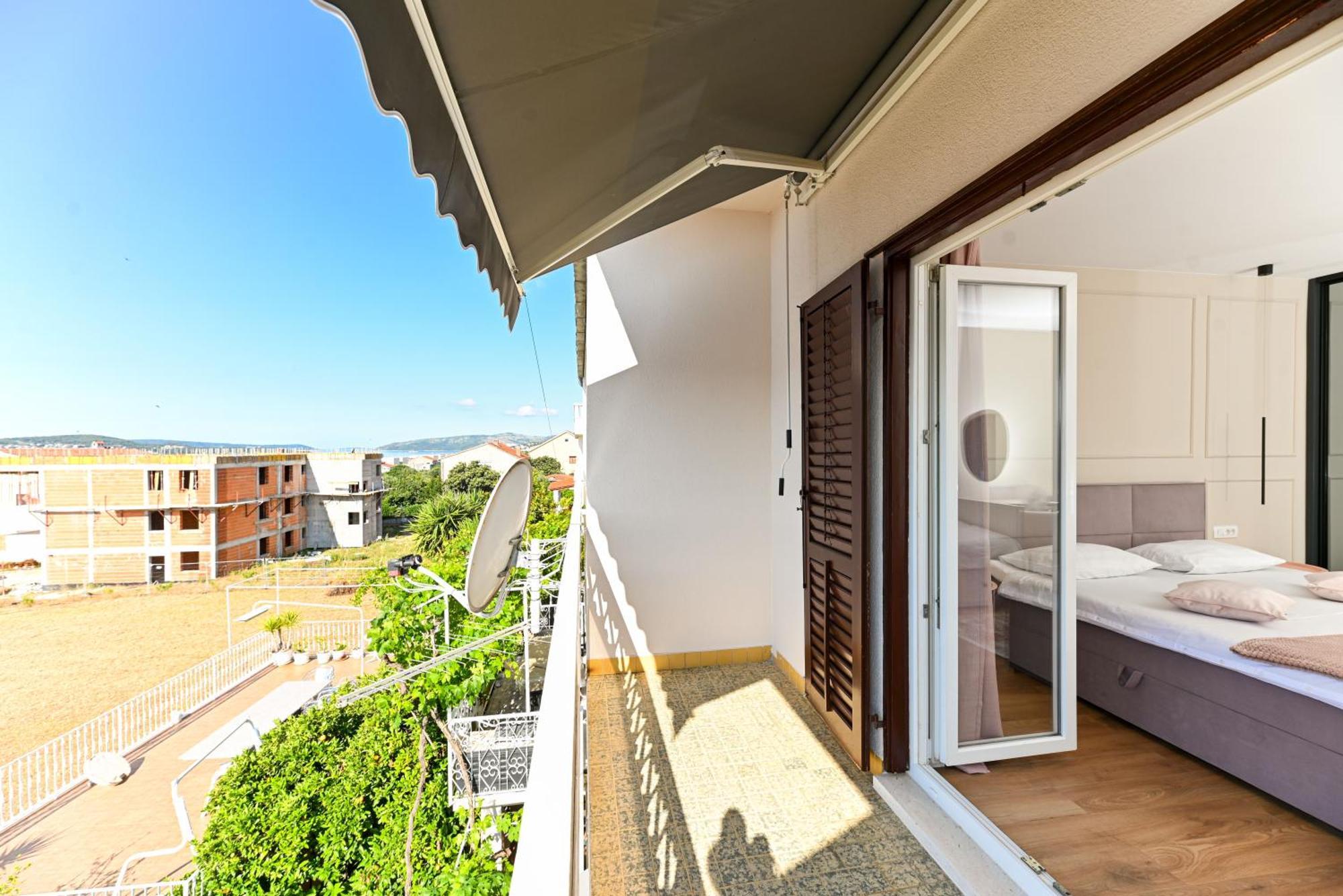 Apartment Dajana Feeling Of Home Trogir Exterior foto