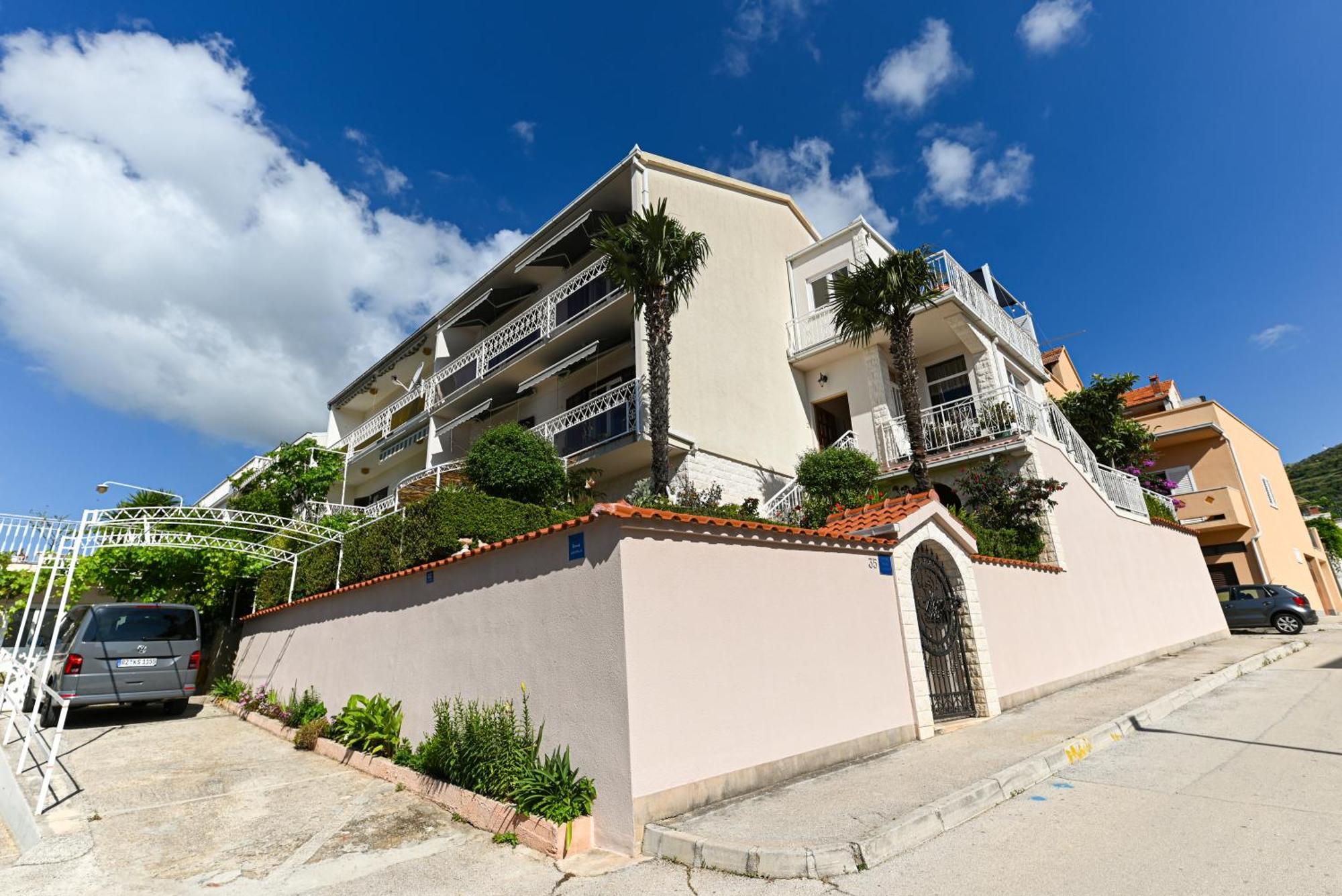 Apartment Dajana Feeling Of Home Trogir Exterior foto